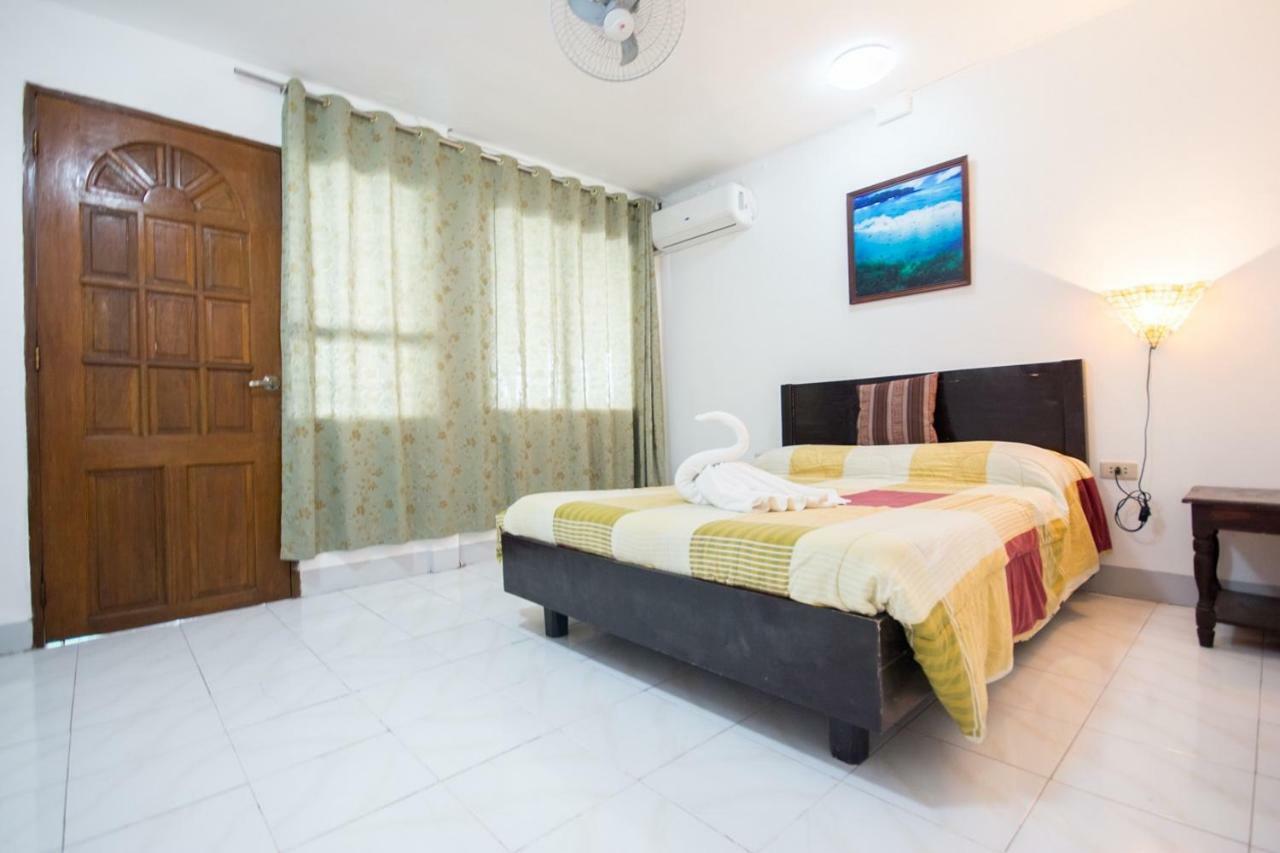 Deparis Beach Resort Balabag  Exterior foto